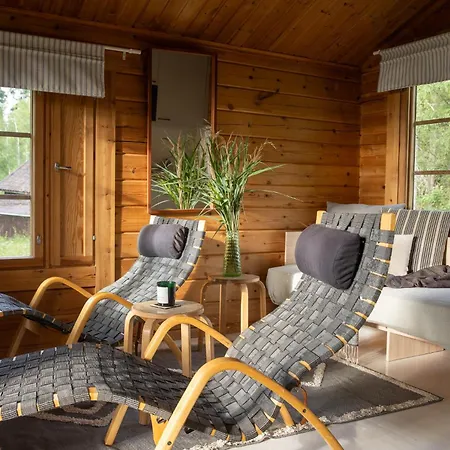 Historic Lakeside Villa Near Helsinki