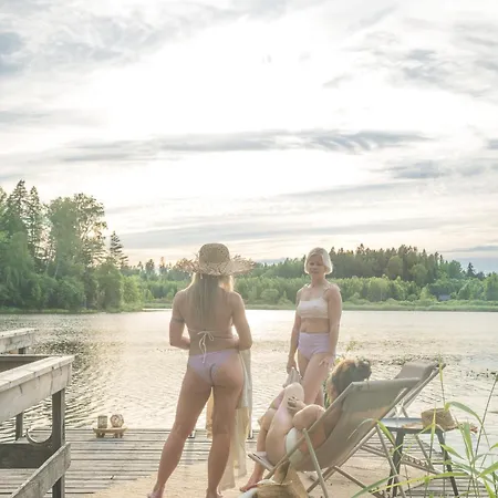 Historic Lakeside Villa Near Helsinki Sipoo